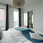 Elegant Cozy Modern Free Parking Apartment *