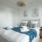Elegant Cozy Modern Free Parking
