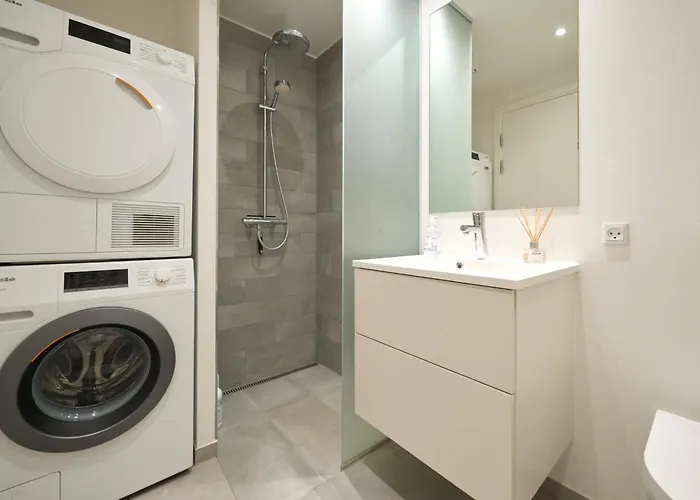 Elegant Cozy Modern Free Parking Апартаменты *