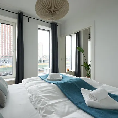 Elegant Cozy Modern Free Parking Διαμέρισμα *